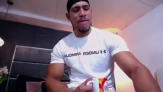 Snapshot of teddyfit19cm chatting on October 20, 2025, 1:44 pm teddyfit19cm online show from October 20, 2025, 1:44 pm