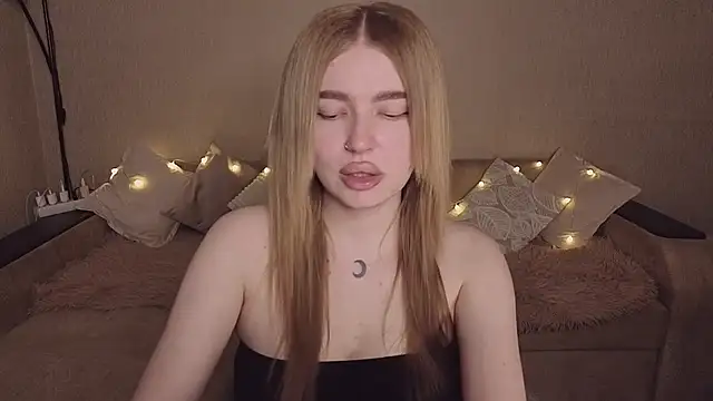 Snapshot of ViolettaLopez chatting on May 31, 2026, 6:09 pm ViolettaLopez online show from May 31, 2026, 6:09 pm