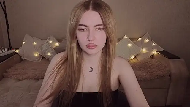 ViolettaLopez online show from April 30, 2026, 1:51 pm