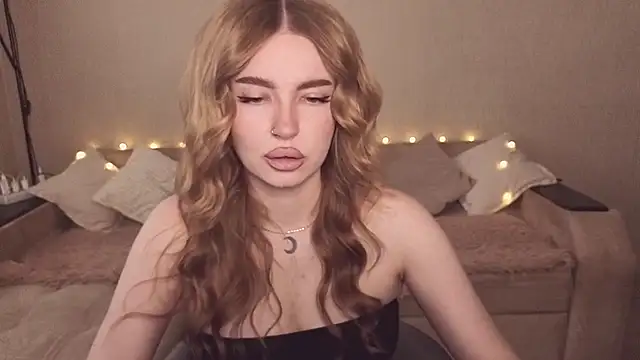 Snapshot of ViolettaLopez chatting on July 11, 2026, 12:49 pm ViolettaLopez online show from July 11, 2026, 12:49 pm