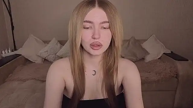 Snapshot of ViolettaLopez chatting on May 9, 2026, 3:15 pm ViolettaLopez online show from May 9, 2026, 3:15 pm