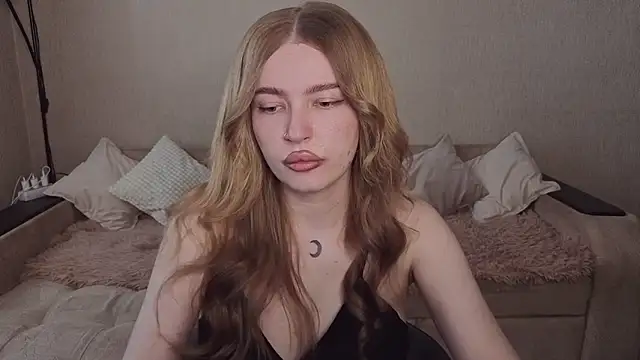 Snapshot of ViolettaLopez chatting on May 11, 2026, 2:29 pm ViolettaLopez online show from May 11, 2026, 2:29 pm