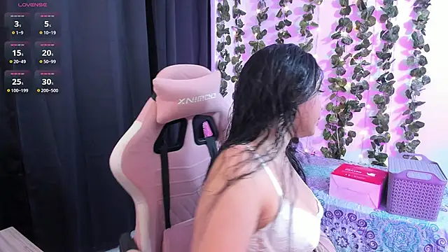 Snapshot of ashley_morgan_18 chatting on October 10, 2025, 2:23 am ashley morgan 18 online show from October 10, 2025, 2:23 am