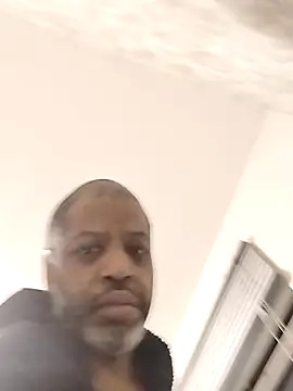 Snapshot of alfiebrown007 chatting on March 2, 2026, 10:06 pm alfiebrown007 online show from March 2, 2026, 10:06 pm