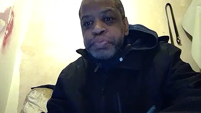 Snapshot of alfiebrown007 chatting on March 14, 2025, 6:42 am alfiebrown007 online show from March 14, 2025, 6:42 am