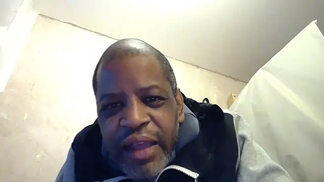 Snapshot of alfiebrown007 chatting on March 15, 2025, 8:43 pm alfiebrown007 online show from March 15, 2025, 8:43 pm