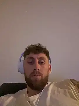 Snapshot of Cata9407 chatting on December 4, 2025, 9:47 pm Cata9407 online show from December 4, 2025, 9:47 pm