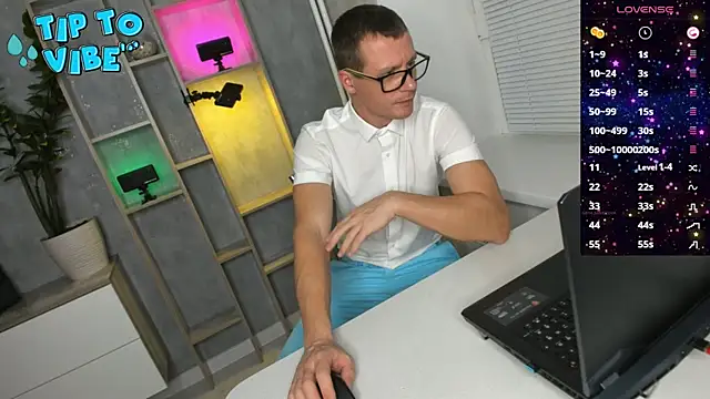 Snapshot of Smallnipples chatting on December 4, 2025, 5:56 pm Smallnipples online show from December 4, 2025, 5:56 pm