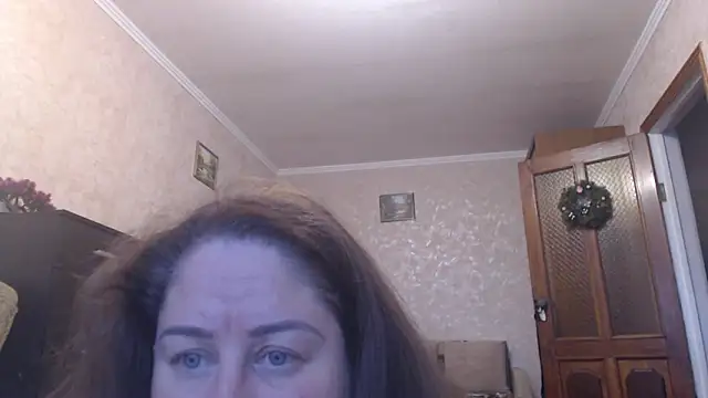 Amy August online show from April 25, 2026, 4:04 pm