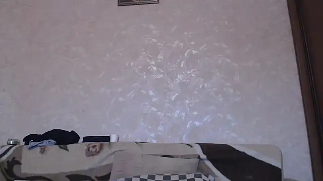 Snapshot of Amy_August chatting on November 1, 2025, 8:19 am Amy August online show from November 1, 2025, 8:19 am