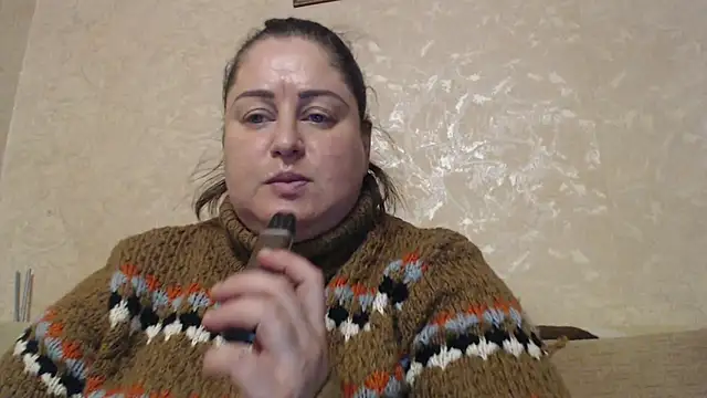 Snapshot of Amy_August chatting on December 4, 2025, 2:05 pm Amy August online show from December 4, 2025, 2:05 pm