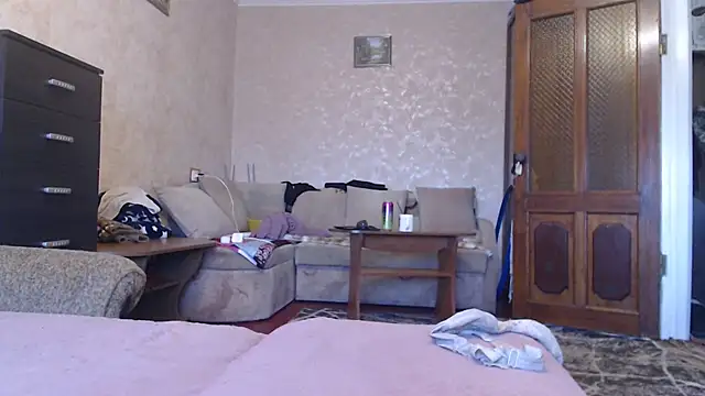 Snapshot of Amy_August chatting on November 22, 2025, 9:41 am Amy August online show from November 22, 2025, 9:41 am