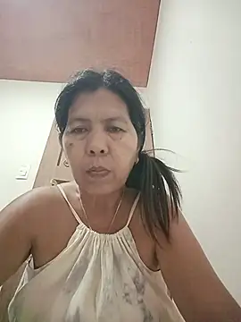 Snapshot of TropicalFlower chatting on June 5, 2026, 9:37 am TropicalFlower online show from June 5, 2026, 9:37 am