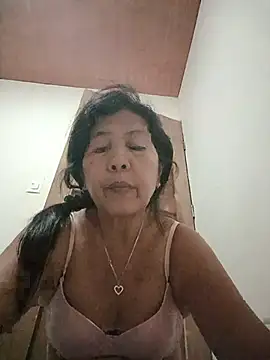 Snapshot of TropicalFlower chatting on June 23, 2026, 10:35 am TropicalFlower online show from June 23, 2026, 10:35 am
