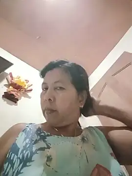 Snapshot of TropicalFlower chatting on June 16, 2026, 1:33 pm TropicalFlower online show from June 16, 2026, 1:33 pm