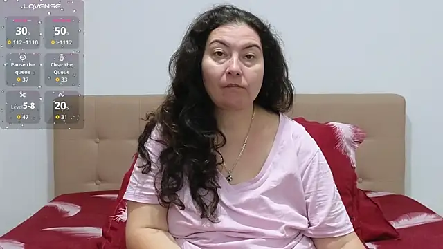 Snapshot of BBW_MILF_4U chatting on October 27, 2025, 7:42 am BBW MILF 4U online show from October 27, 2025, 7:42 am