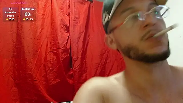 Snapshot of MarcusMilarc chatting on July 14, 2026, 2:05 am MarcusMilarc online show from July 14, 2026, 2:05 am
