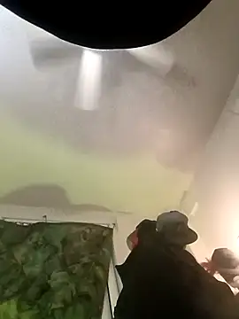 Snapshot of thefire420 chatting on December 4, 2025, 3:11 pm thefire420 online show from December 4, 2025, 3:11 pm