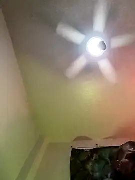 Snapshot of thefire420 chatting on November 30, 2025, 3:24 pm thefire420 online show from November 30, 2025, 3:24 pm