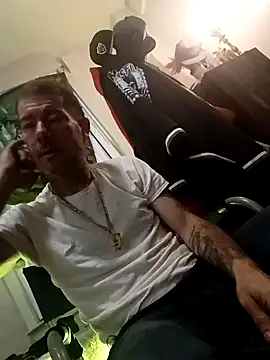 Snapshot of thefire420 chatting on December 5, 2025, 3:54 pm thefire420 online show from December 5, 2025, 3:54 pm