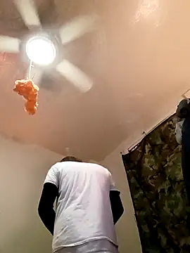 Snapshot of thefire420 chatting on December 17, 2025, 3:06 pm thefire420 online show from December 17, 2025, 3:06 pm