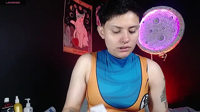 girl intense444 online show from April 22, 2026, 1:18 pm