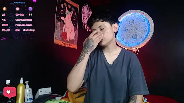 Snapshot of girl_intense444 chatting on June 17, 2026, 1:54 pm girl intense444 online show from June 17, 2026, 1:54 pm