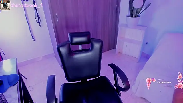 Snapshot of sharon_1 chatting on October 15, 2025, 3:38 am sharon 1 online show from October 15, 2025, 3:38 am