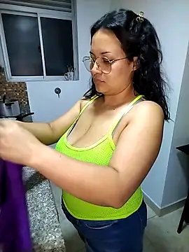 Snapshot of sharon_1 chatting on November 23, 2025, 11:04 pm sharon 1 online show from November 23, 2025, 11:04 pm