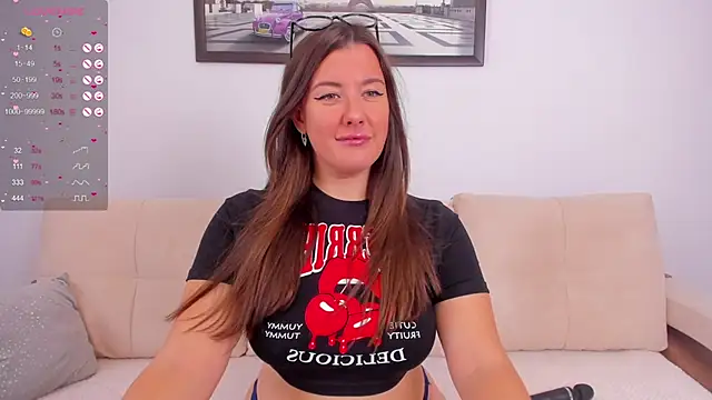 Snapshot of CrazyBeach chatting on October 21, 2025, 11:53 am CrazyBeach online show from October 21, 2025, 11:53 am