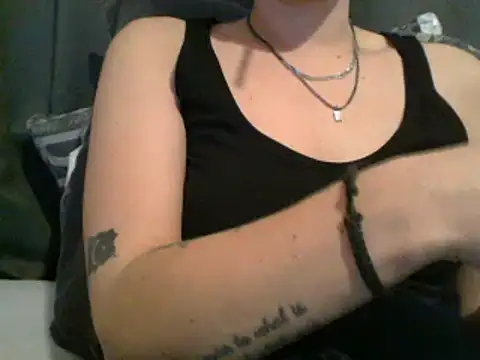 geilmeisje98 online show from February 22, 2025, 10:40 am