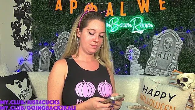 Snapshot of boomboomr00m chatting on October 9, 2025, 1:28 am boomboomr00m online show from October 9, 2025, 1:28 am