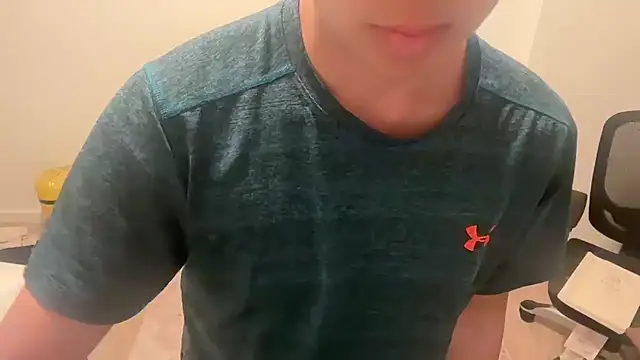 Snapshot of alextang2005 chatting on April 2, 2026, 5:14 am alextang2005 online show from April 2, 2026, 5:14 am