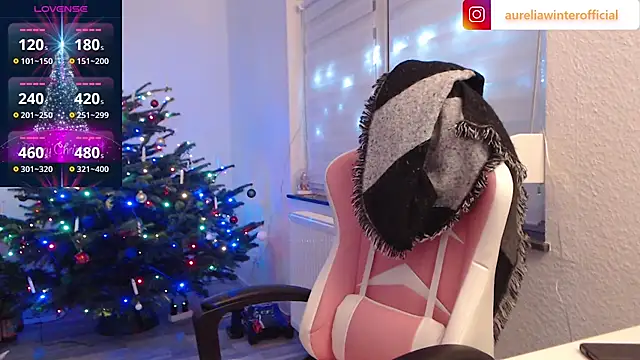 Snapshot of AureliaWinter chatting on December 30, 2024, 4:51 pm AureliaWinter online show from December 30, 2024, 4:51 pm