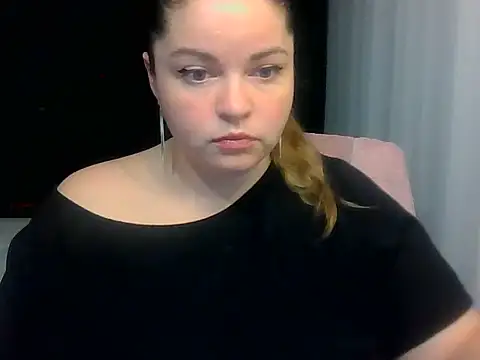 Snapshot of cute__cherry chatting on July 31, 2026, 8:06 pm cute cherry online show from July 31, 2026, 8:06 pm