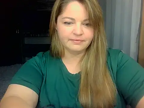 Snapshot of cute__cherry chatting on June 6, 2026, 6:35 pm cute cherry online show from June 6, 2026, 6:35 pm