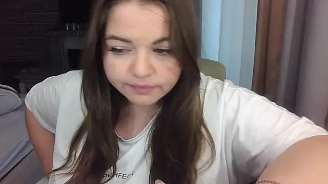 cute  cherry online show from October 16, 2025, 11:51 am