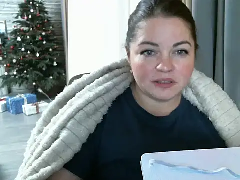 cute  cherry online show from January 14, 2025, 7:43 pm