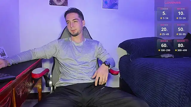 Alex smith00 online show from October 12, 2025, 10:33 pm