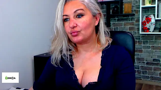 angel devil milf online show from May 7, 2026, 11:24 am