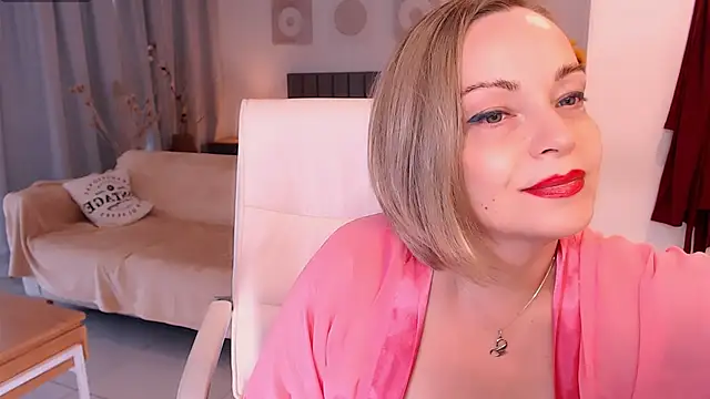 Tilly Eliot online show from December 15, 2025, 6:25 pm