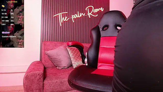 arianna smith  online show from October 28, 2025, 7:46 pm