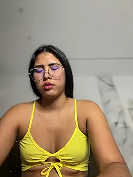 Snapshot of alysson_18 chatting on May 31, 2026, 6:09 pm alysson 18 online show from May 31, 2026, 6:09 pm