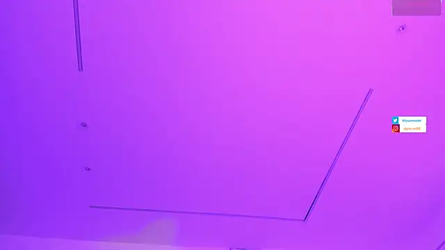 alysson 18 online show from July 6, 2026, 2:02 pm