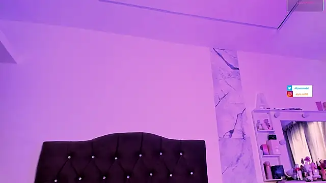 alysson 18 online show from July 22, 2026, 1:35 pm