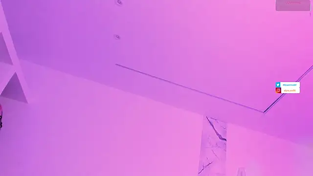 alysson 18 online show from July 11, 2026, 1:00 pm