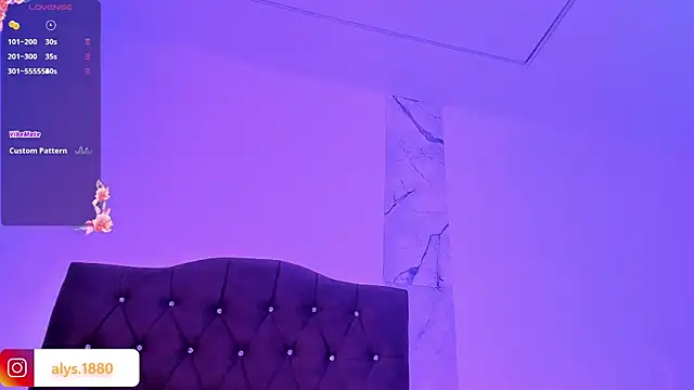 alysson 18 online show from November 24, 2025, 1:11 pm