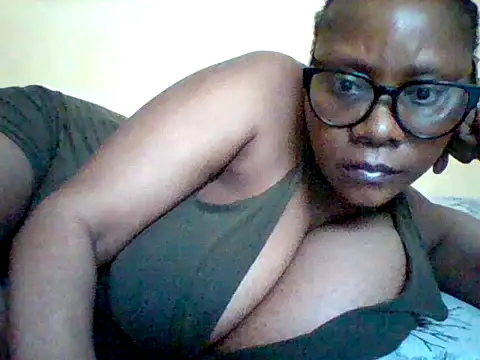 Snapshot of Africangal chatting on June 2, 2026, 8:36 am Africangal online show from June 2, 2026, 8:36 am