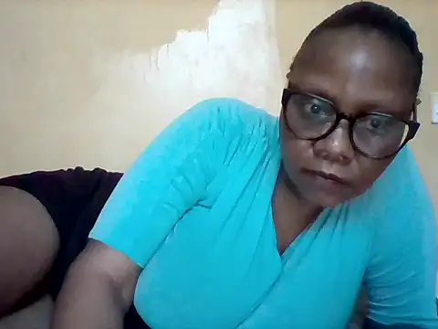 Snapshot of Africangal chatting on February 17, 2026, 8:11 am Africangal online show from February 17, 2026, 8:11 am