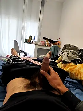 Snapshot of christianvlc93 chatting on March 6, 2026, 10:32 am christianvlc93 online show from March 6, 2026, 10:32 am